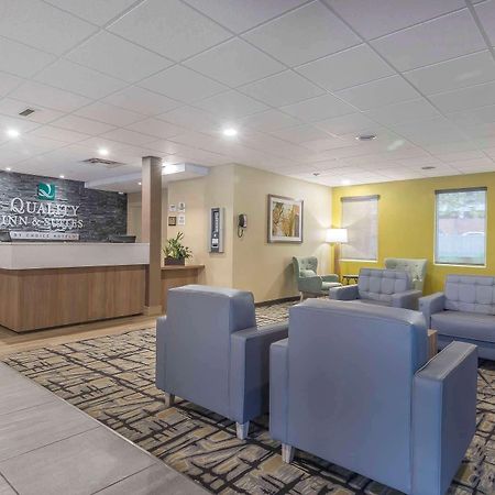 Quality Inn & Suites Downtown Windsor Exteriör bild