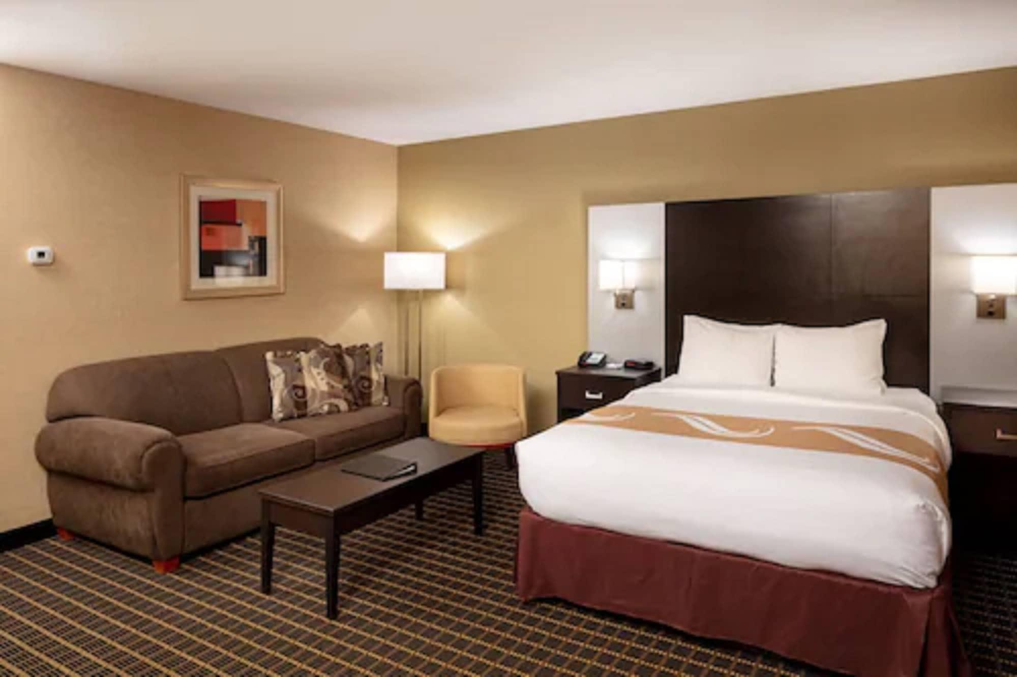 Quality Inn & Suites Downtown Windsor Exteriör bild
