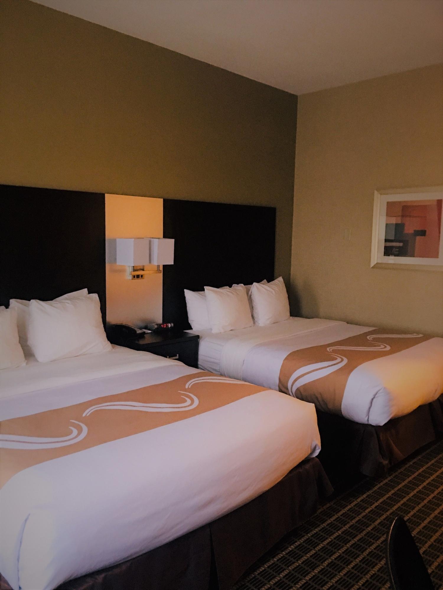 Quality Inn & Suites Downtown Windsor Exteriör bild