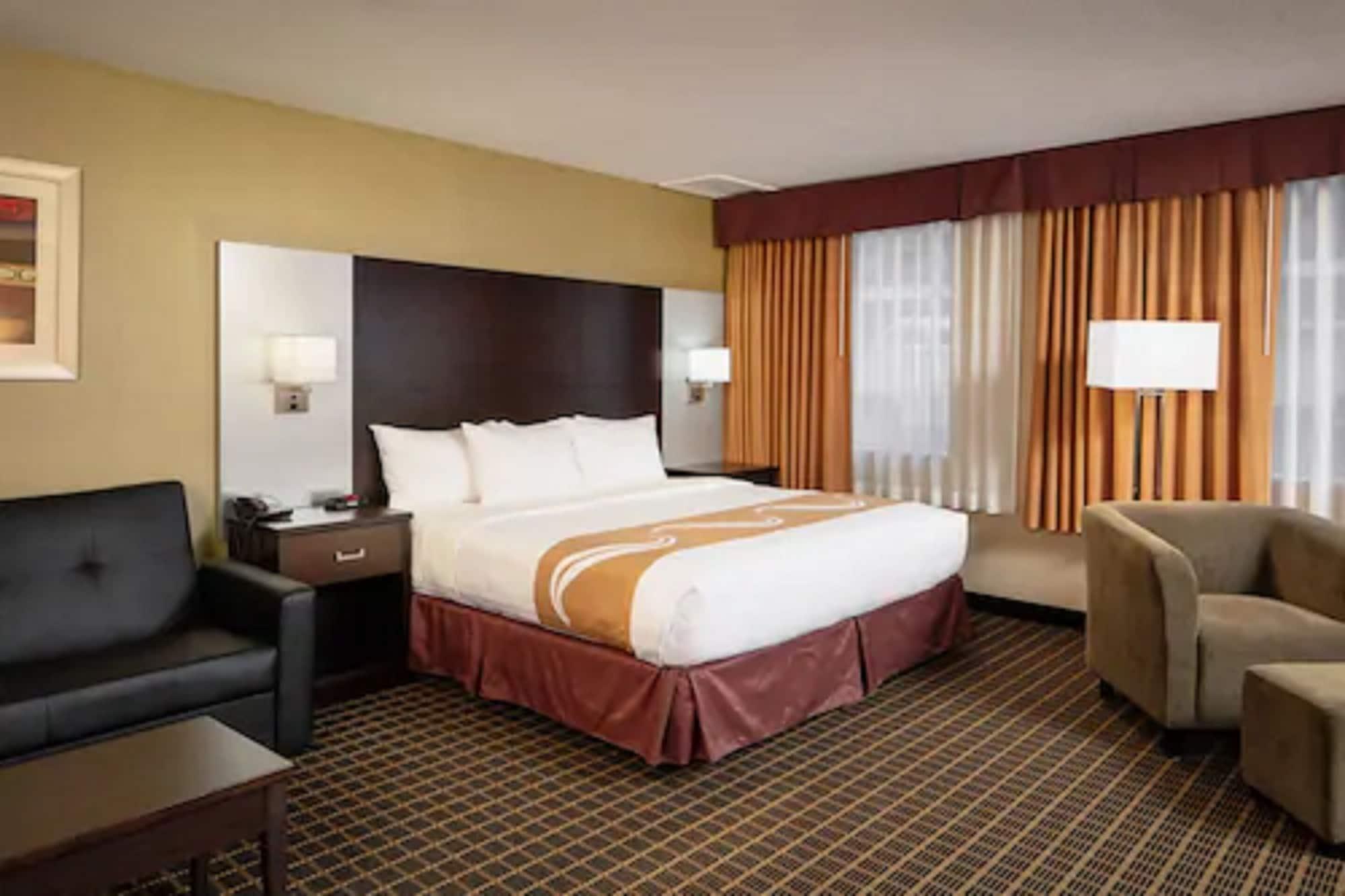 Quality Inn & Suites Downtown Windsor Exteriör bild