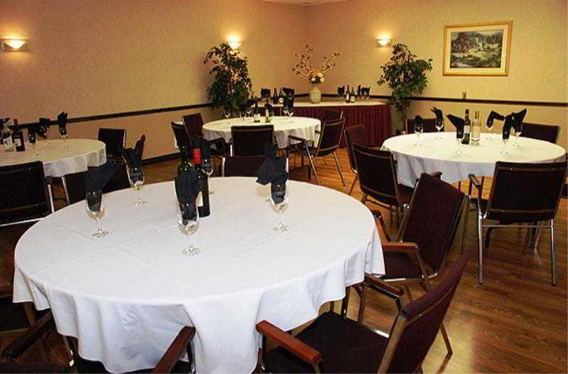 Quality Inn & Suites Downtown Windsor Exteriör bild