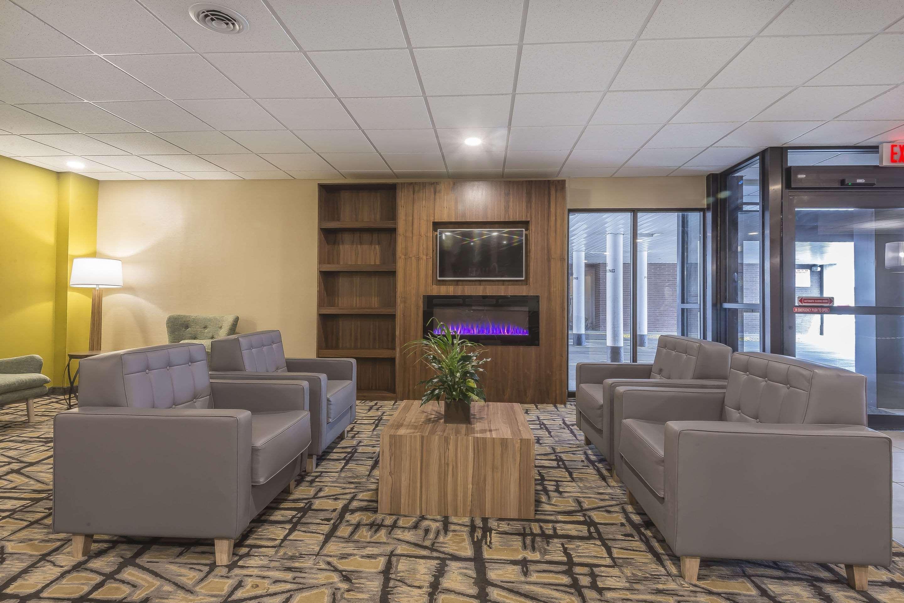 Quality Inn & Suites Downtown Windsor Exteriör bild