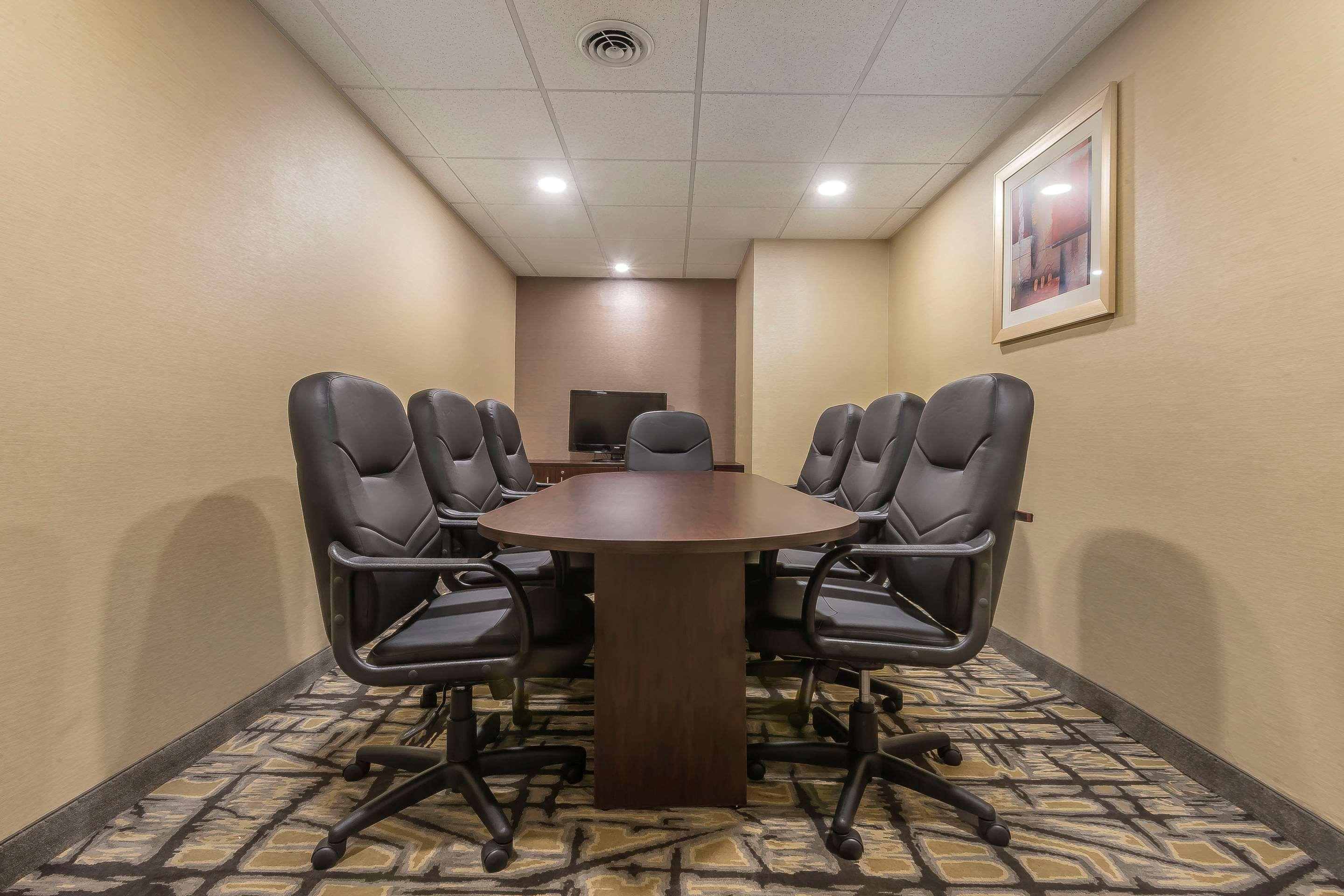 Quality Inn & Suites Downtown Windsor Exteriör bild