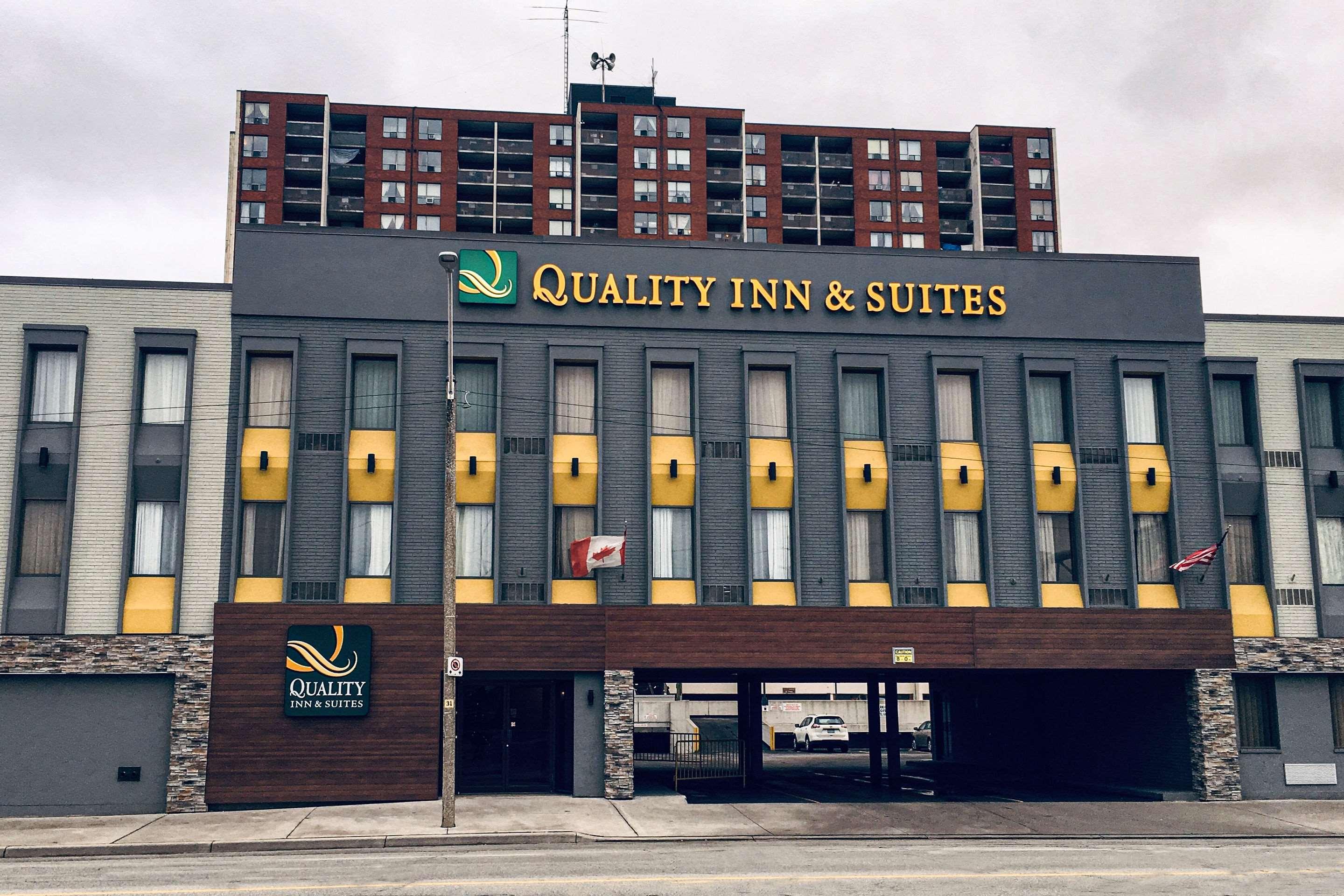 Quality Inn & Suites Downtown Windsor Exteriör bild