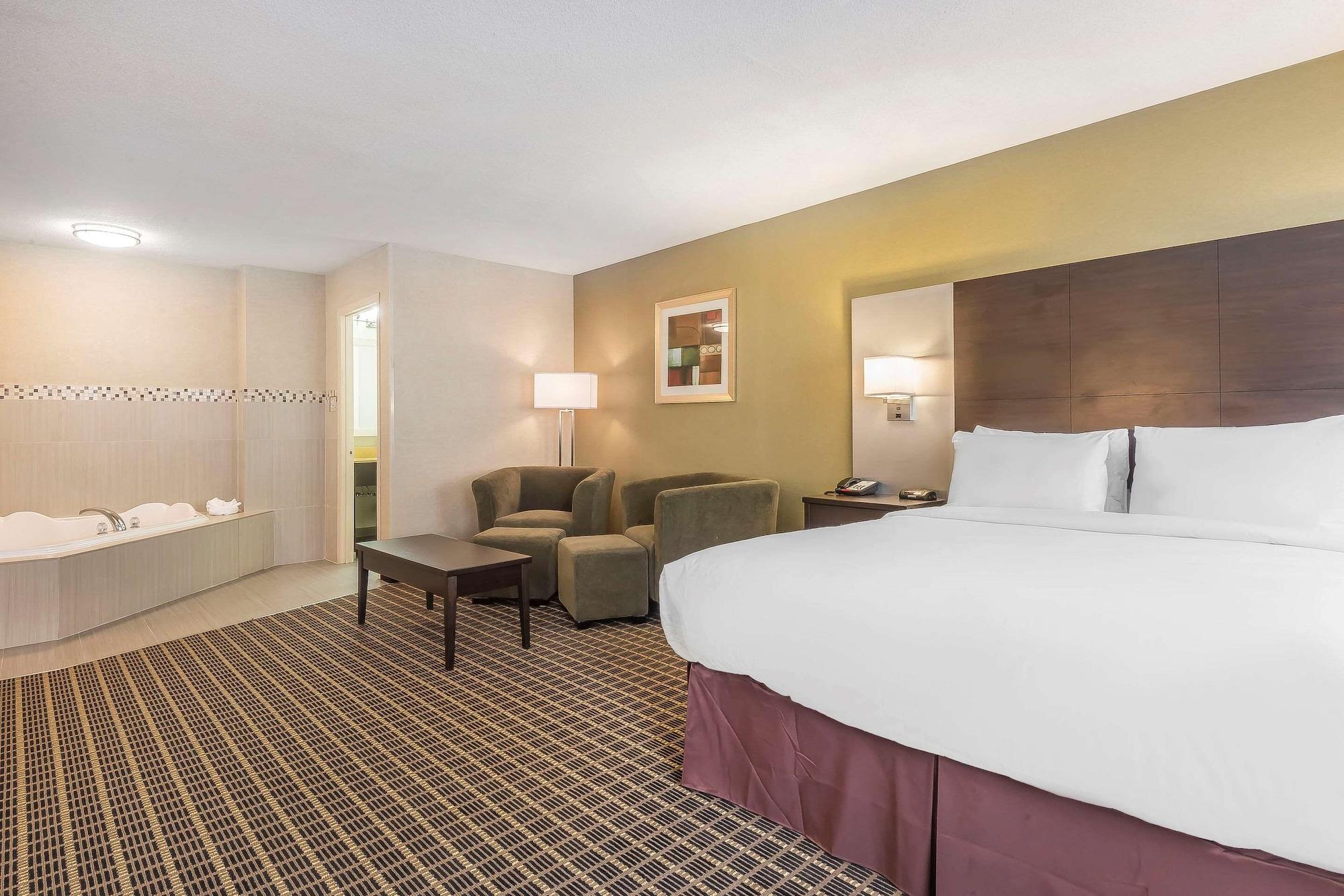 Quality Inn & Suites Downtown Windsor Exteriör bild