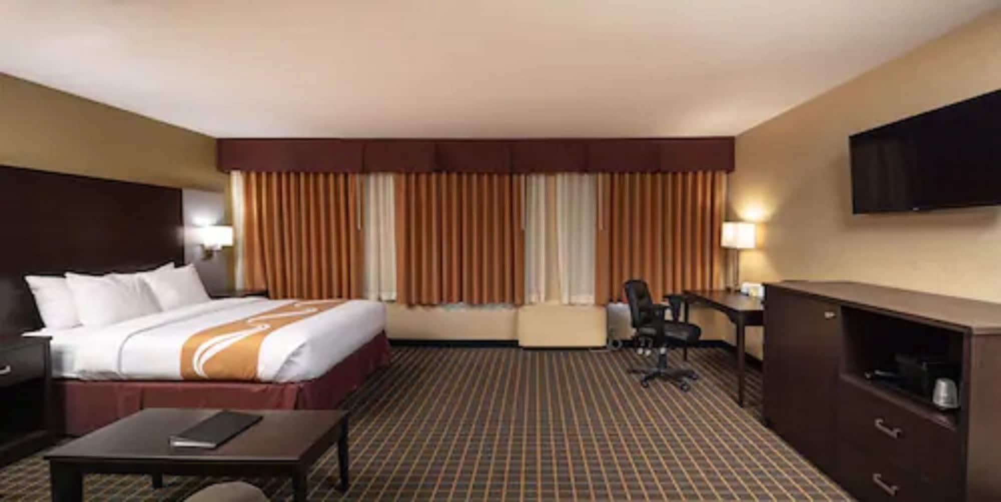 Quality Inn & Suites Downtown Windsor Exteriör bild