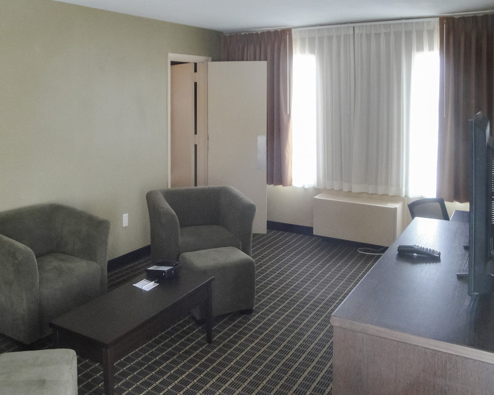 Quality Inn & Suites Downtown Windsor Exteriör bild