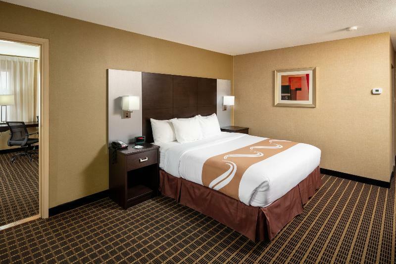 Quality Inn & Suites Downtown Windsor Exteriör bild