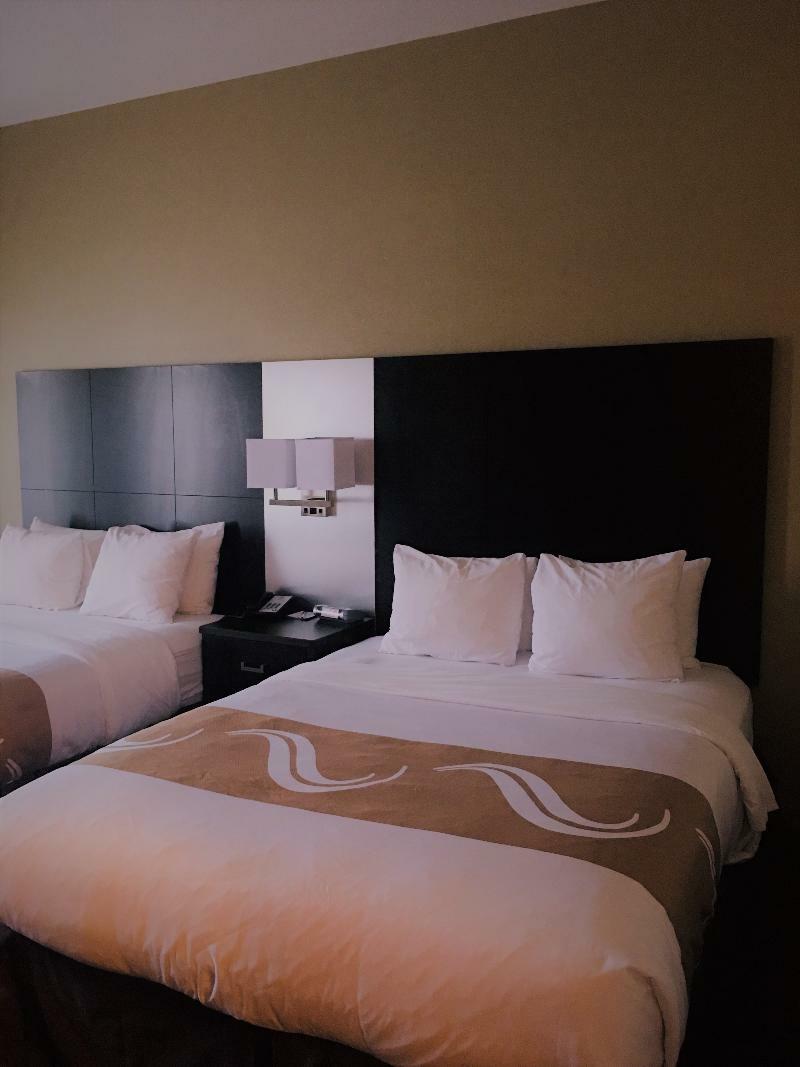 Quality Inn & Suites Downtown Windsor Exteriör bild